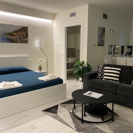 Terrazza Sul Lago - Acquaseria, San Siro By Lovecomo Exteriör bild